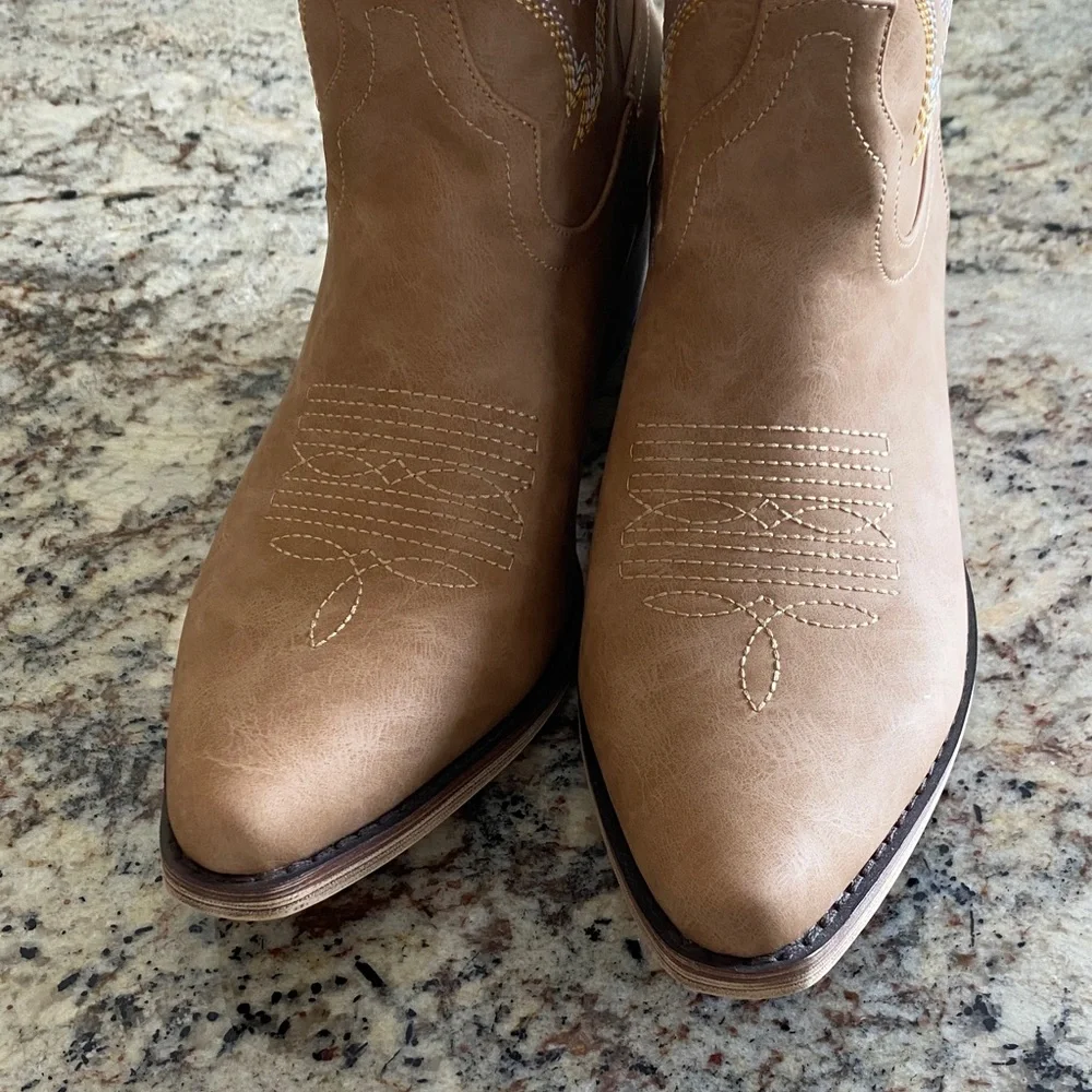 Gaucho Tan Heeled Western Boots - Picture 6 of 6